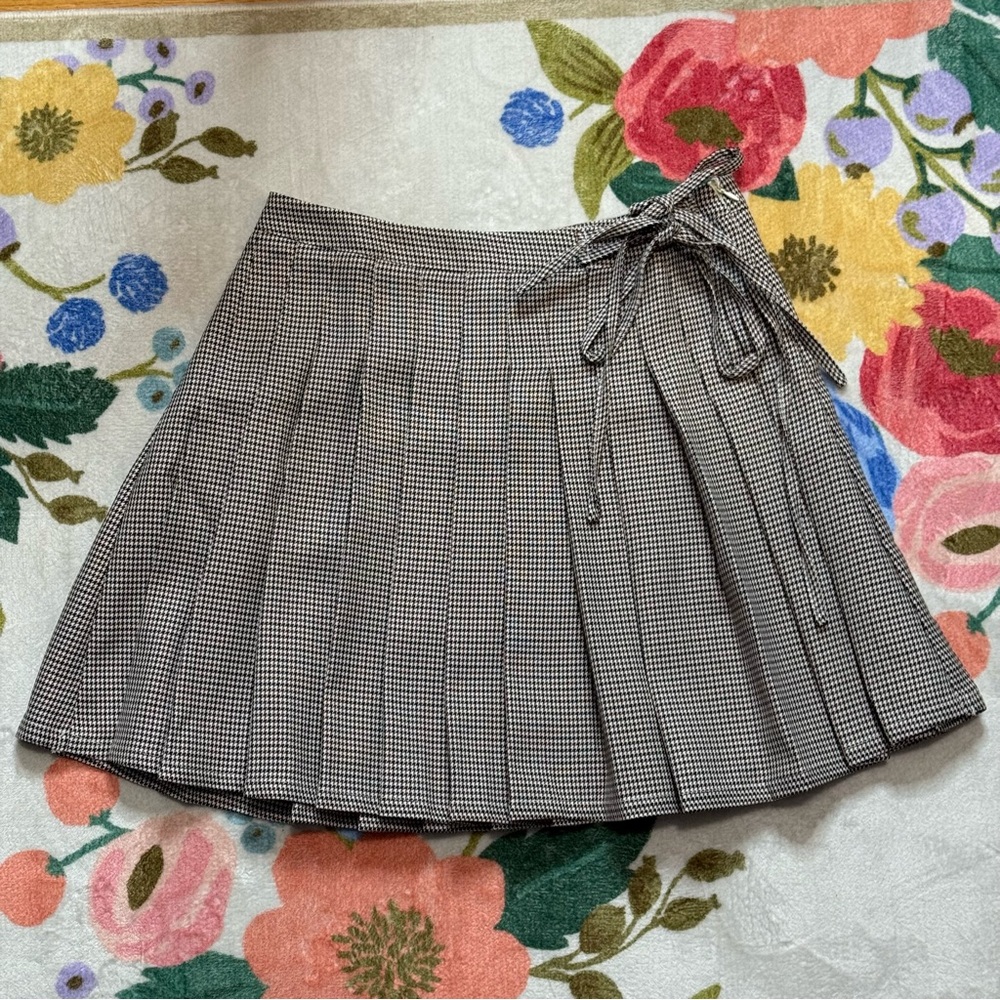 Idem Ditto Classic Houndstooth Pleated Skirt